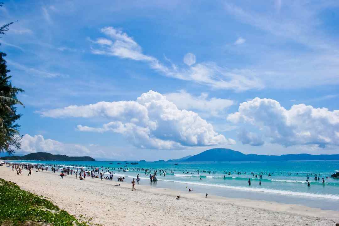 Bãi Dài biển Nha Trang trong và sạch