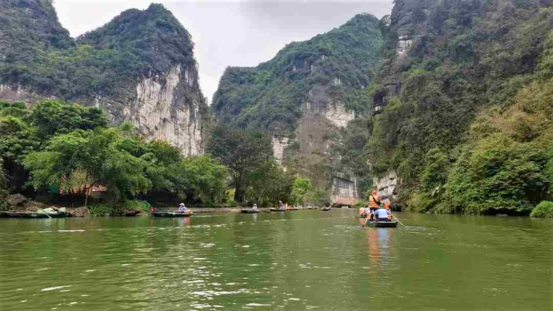 Tràng An là một điểm đến rất xinh đẹp, nổi tiếng tọa lạc tại Ninh Bình