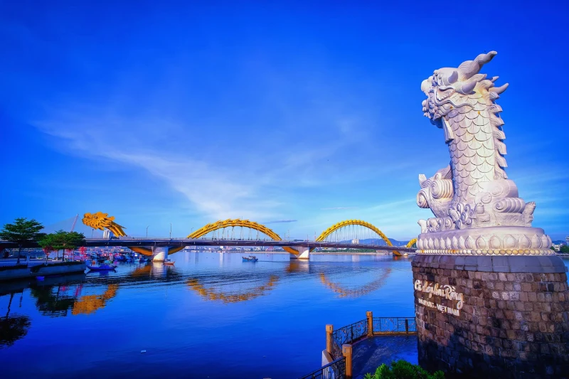 Ngắm Cầu Rồng phun lửa